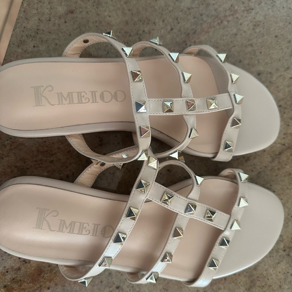 VALENTINO inspired women’s Cream and gold Studded Sandals. Size 6. BRAND NEW.